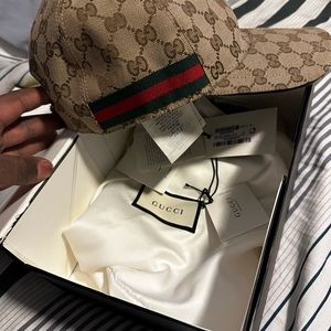 GuccI hat